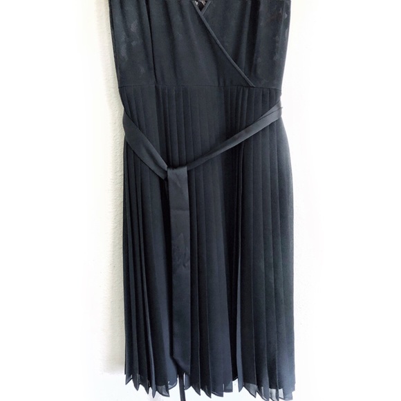 Ann Taylor Loft Dress - Picture 4 of 6